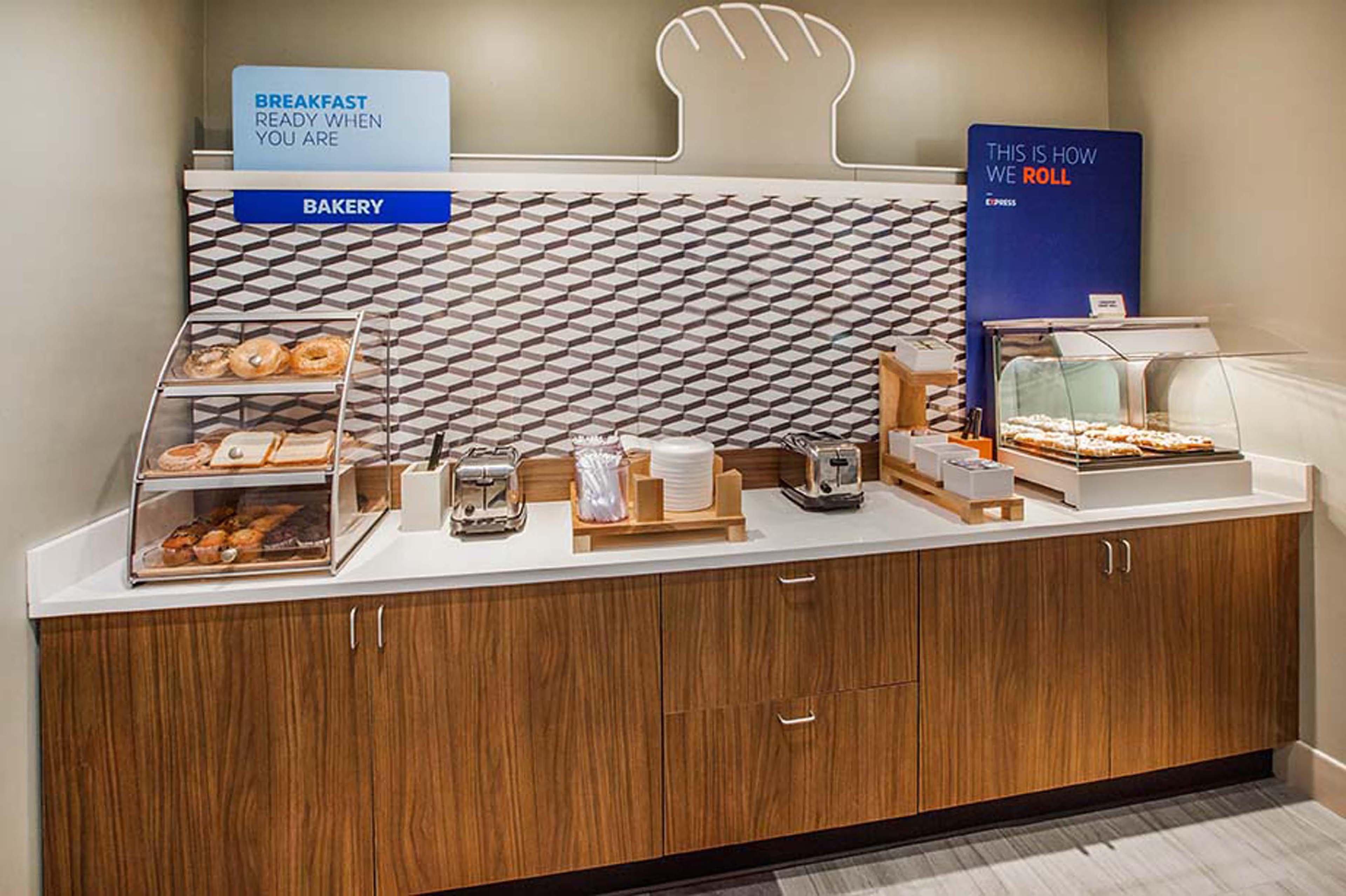 Holiday Inn Express Hotel & Suites Tampa-Fairgrounds-Casino By Ihg Mango Buitenkant foto