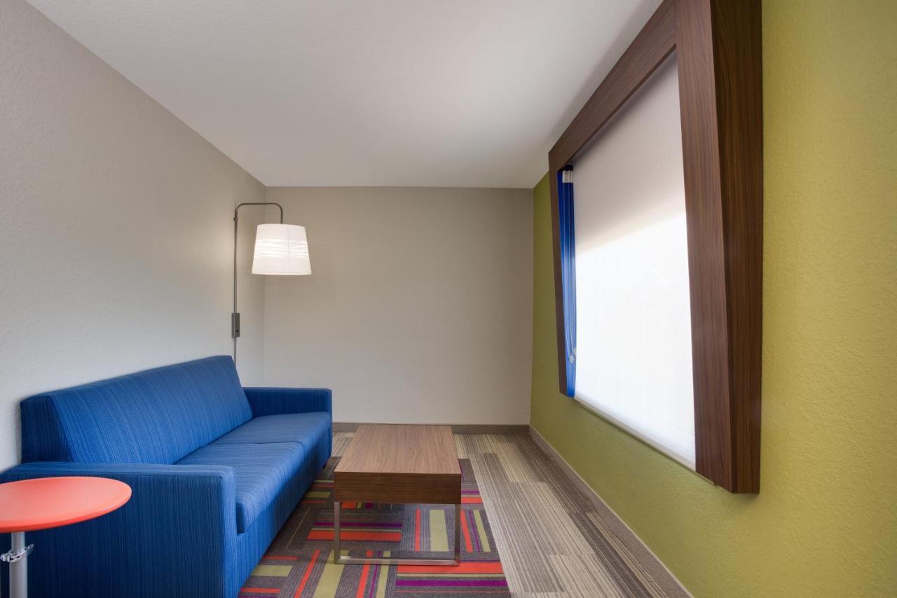 Holiday Inn Express Hotel & Suites Tampa-Fairgrounds-Casino By Ihg Mango Buitenkant foto