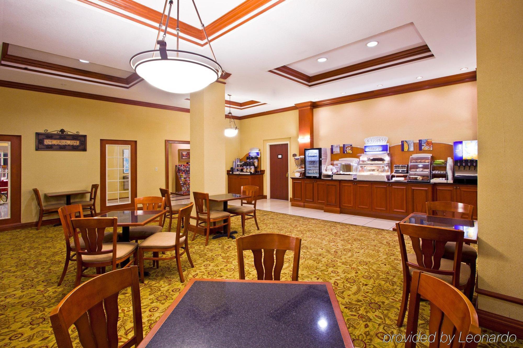 Holiday Inn Express Hotel & Suites Tampa-Fairgrounds-Casino By Ihg Mango Restaurant foto