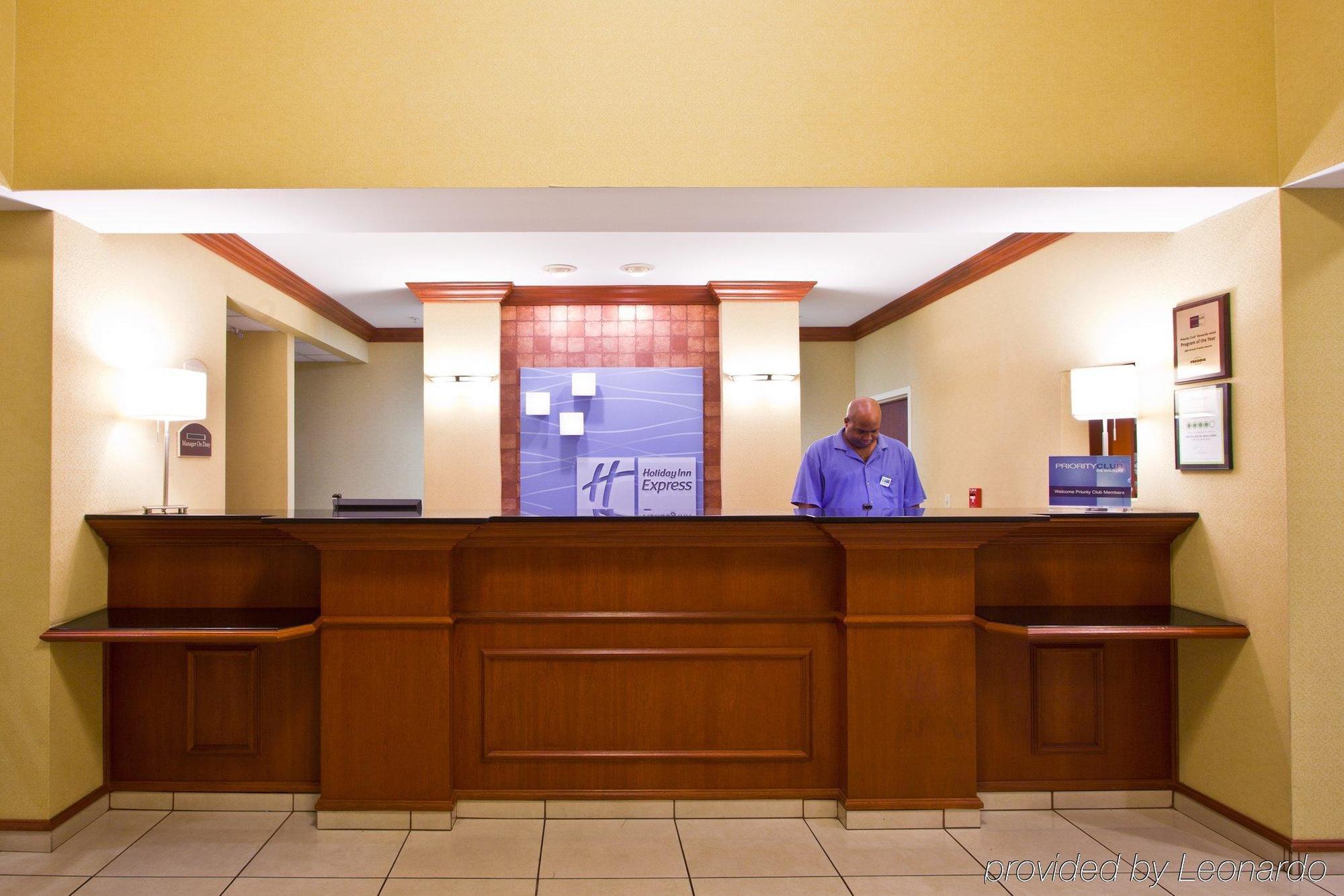 Holiday Inn Express Hotel & Suites Tampa-Fairgrounds-Casino By Ihg Mango Interieur foto